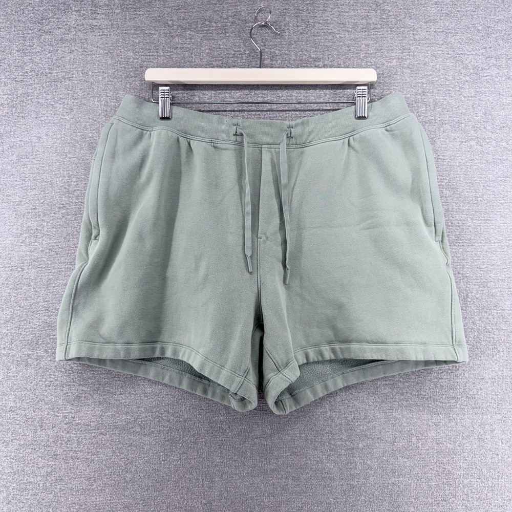 Lululemon Shorts Men Size XL Green Drawstrings Activewear Jogging Comfy